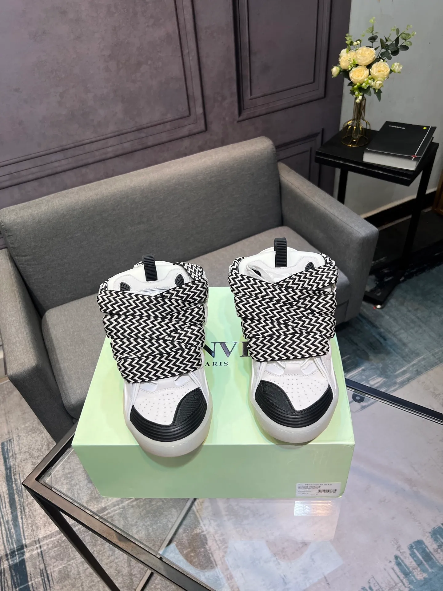 Men's men's shoes💰780 [LANVIN] Latest lace-up fashionable casual sneakers for couples High-quality CLAY couple series‼ ️ The latest trendy products of the season 🌈Many bloggers have planted grass and purchased the original open-mold customization. The upper and outsole are sewn with mark threads without edge sealing. Multiple material splicing combination design. Very versatile for fashionable and casual wear. Comfortable on the feet. Recommended for self-retention (upper cowhide + cow suede + breathable mesh) inner foot pad cowhide exclusive original open-mold clear logo rubber outsole ⚠️36-44 yards (45 custom-made)